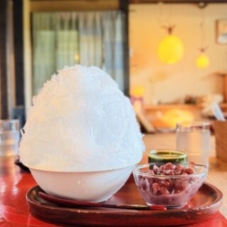 【長瀞】行列なしで阿左美冷蔵の天然氷!「ギャラリー喫茶 やました」のふわふわかき氷&とろけるわらび餅