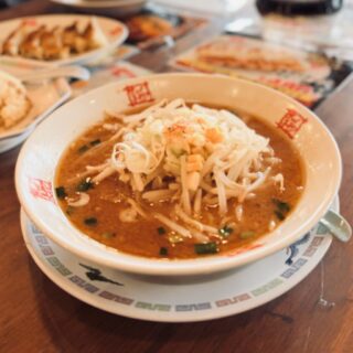 【おおぎやラーメン】濃厚みそラーメンと絶品ギョーザと半チャーハン！ほっと解きほぐされる至福のランチタイム