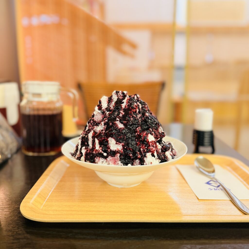 【熊谷】「けずりひ島田」で味わう限定雪くま！スタンプ13個目！meijiコラボの贅沢ブルーベリーヨーグルトかき氷と日本庭園に癒やされるカフェ